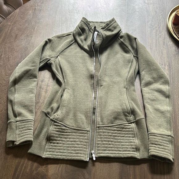 Lululemon Radiant Jacket II in Heathered Fatigue size 8 - Picture 4 of 9